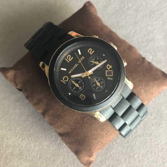 ❌ SOLD! Authentic Michael Kors watch in black and gold - Picture 1 of 7